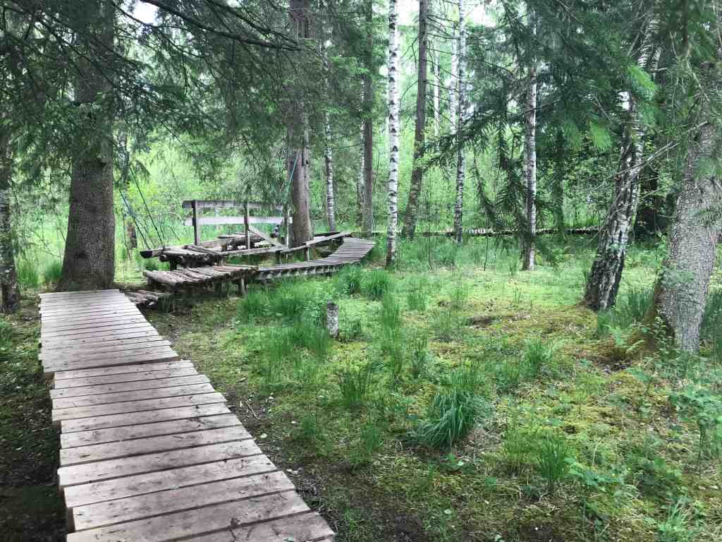 toelzer wege moorpfad benediktbeuern spielstation