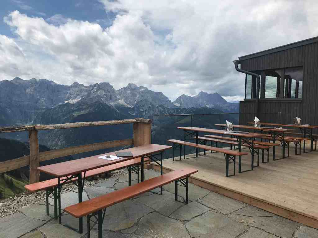 toelzer wege toelzer huette terrasse